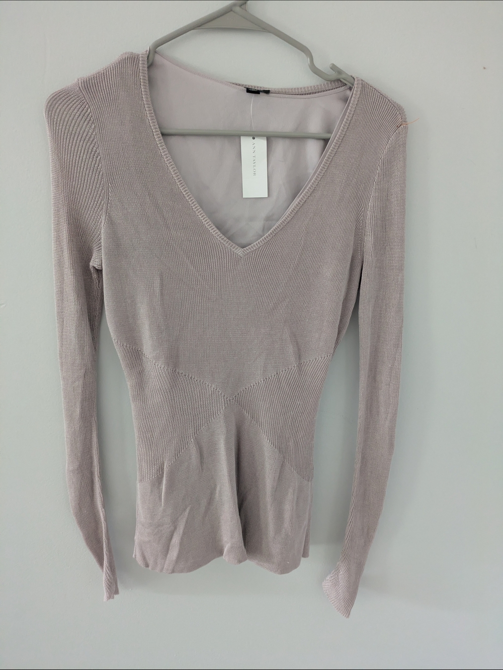 NWT Ann Taylor Light Gray Ribbed Knit Top Size M Stretch Bodycon Slimming